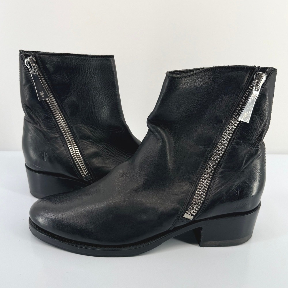 FRYE Demi Zip Ankle Bootie Black Leather Motorcycle Low Block Heel 8.5B 3478050